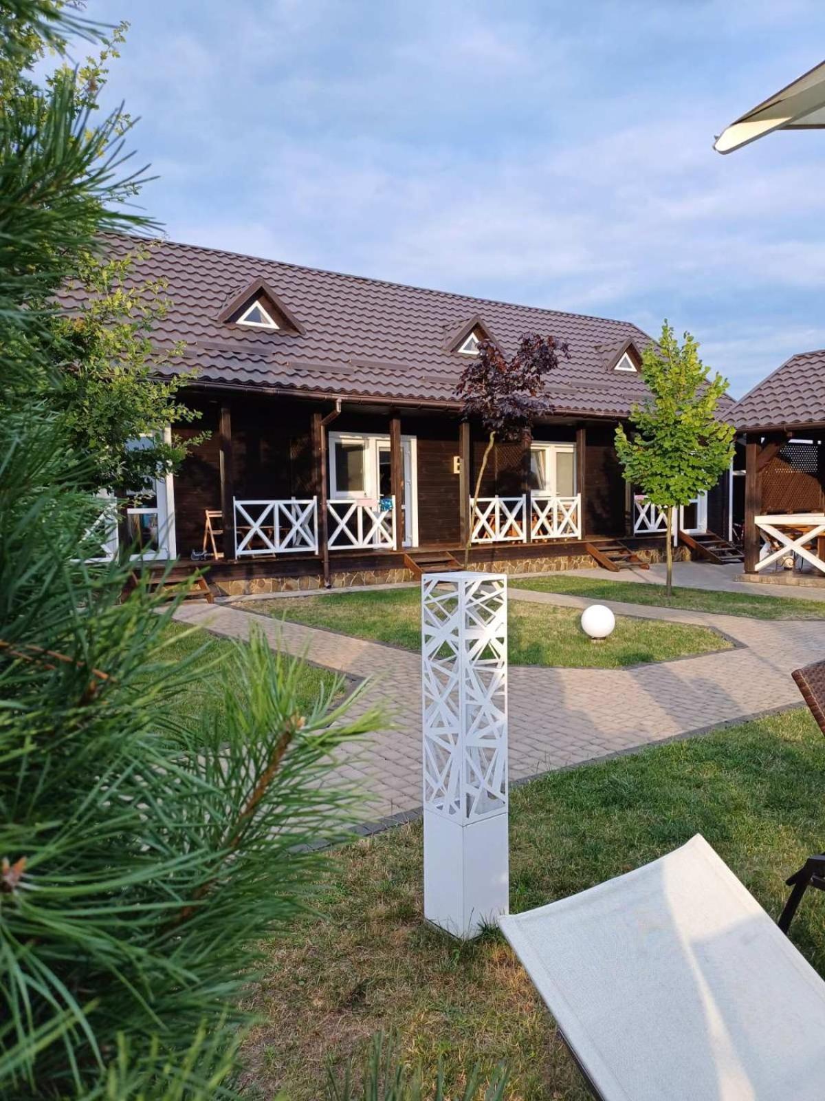 Ostrivky Hotel Svityaz' Exterior photo